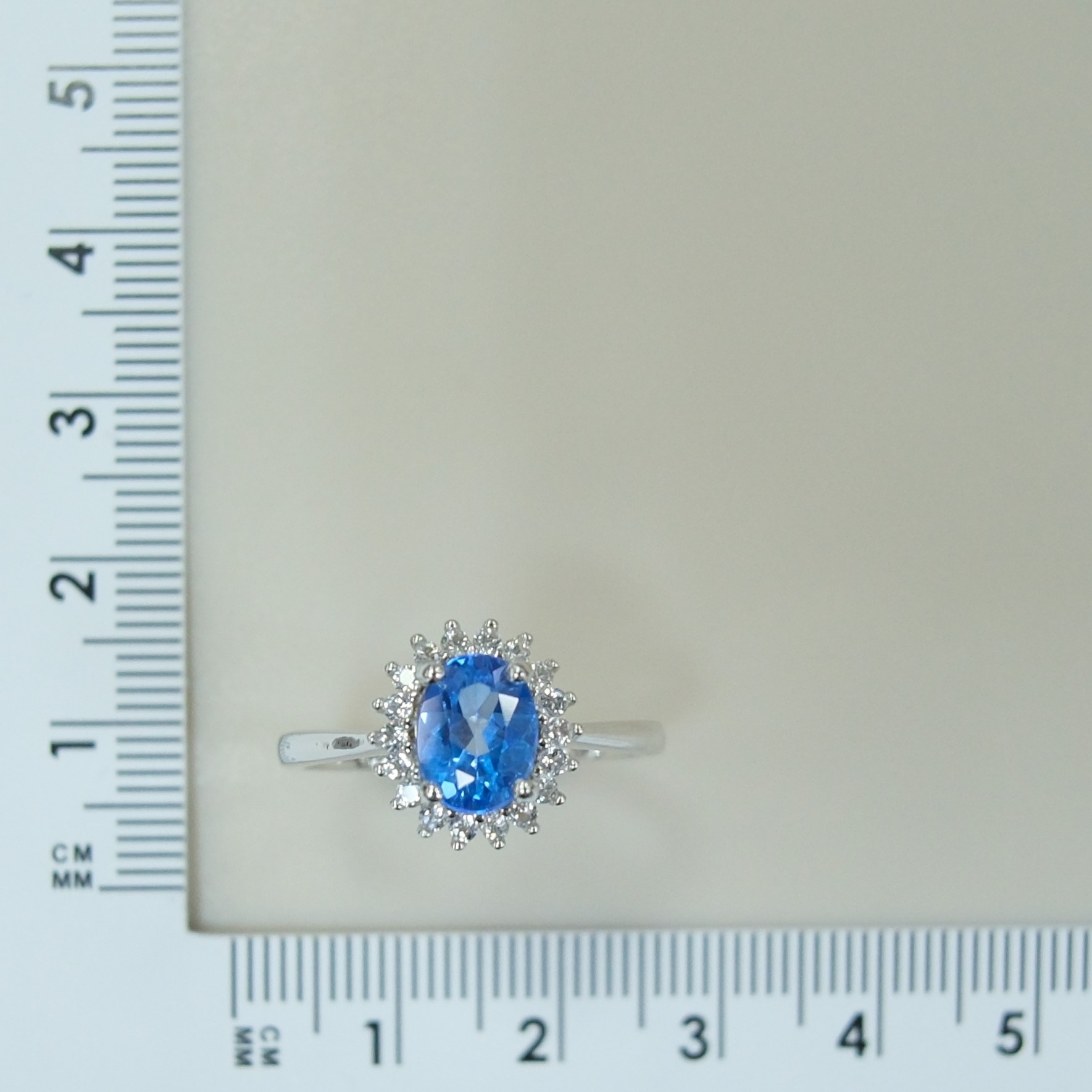 Серебряное кольцо с топазом Индиго
